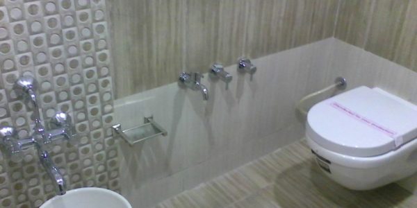 Bathroom with Full Amenities